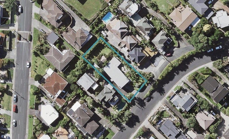 25 Commodore Parry Road, Castor Bay, Auckland - Carousel 1