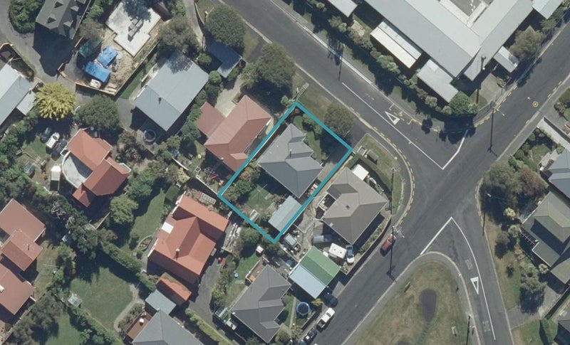 12 Mathieson Street, Waverley, Dunedin - Carousel 1