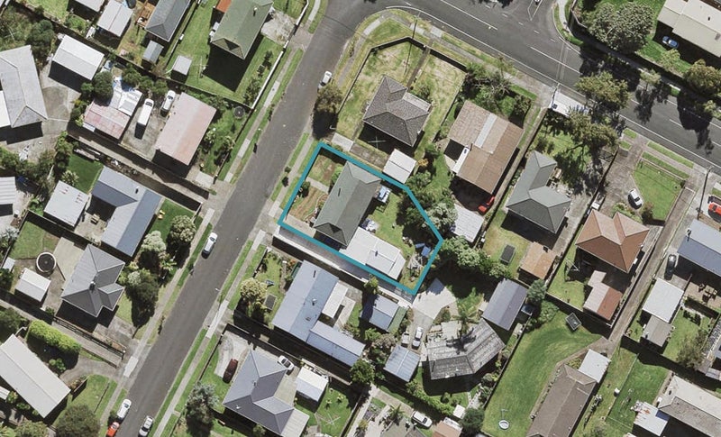 4 Lindis Place, Mangere Bridge, Auckland - Carousel 1
