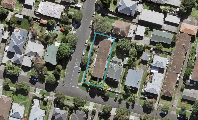 2/42 Kingsway Avenue, Sandringham, Auckland - Carousel 1