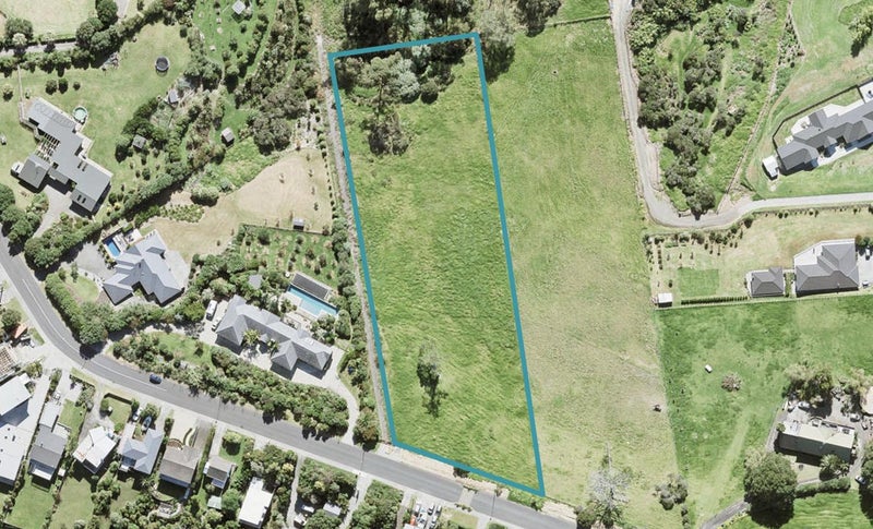 10 Roberts Road, Matakatia, Whangaparāoa - Carousel 1