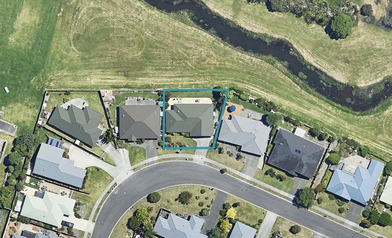25 Summerland Crescent, Papamoa Beach, Papamoa - Carousel 1