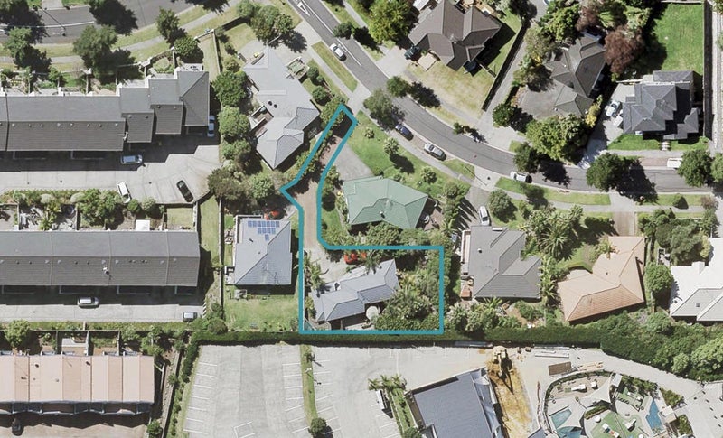 34 Margaret Henry Crescent, Oteha, Auckland - Carousel 1