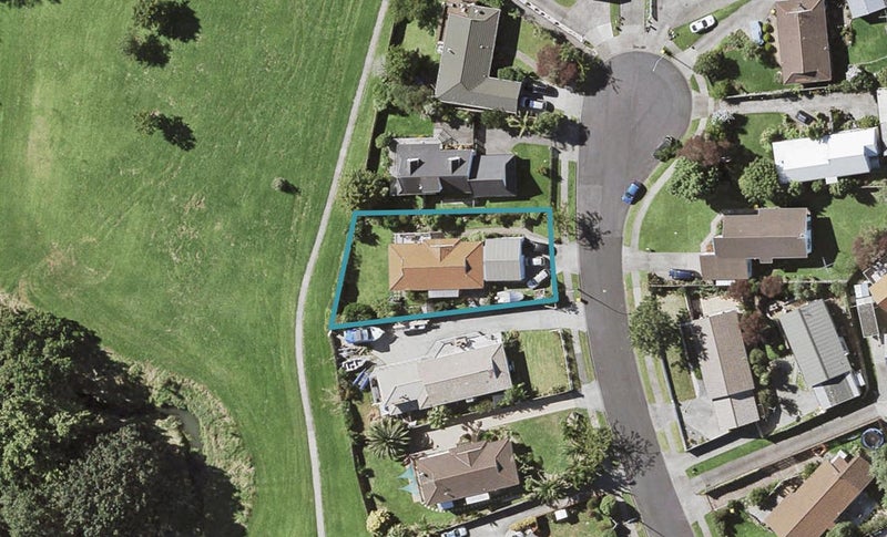39 De Quincey Terrace, Highland Park, Auckland - Carousel 1