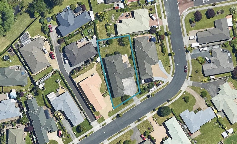 18 McCahon Drive, Pukehangi, Rotorua - Carousel 1