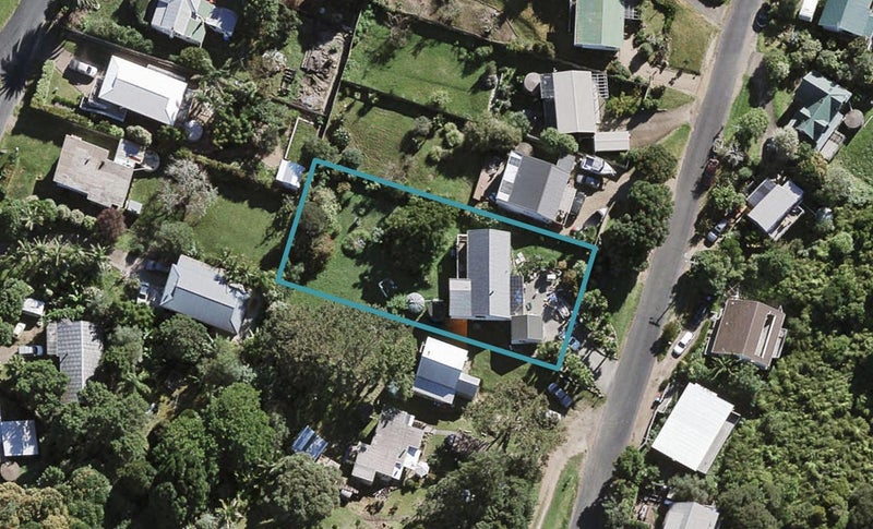 23 Wellington Road, Surfdale, Waiheke Island - Carousel 1