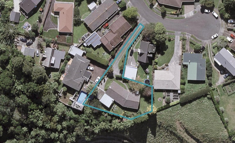 3B Alpine Grove, Upper Vogeltown, New Plymouth - Carousel 1