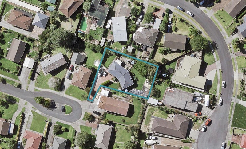 8 Struan Place, Highland Park, Auckland - Carousel 1