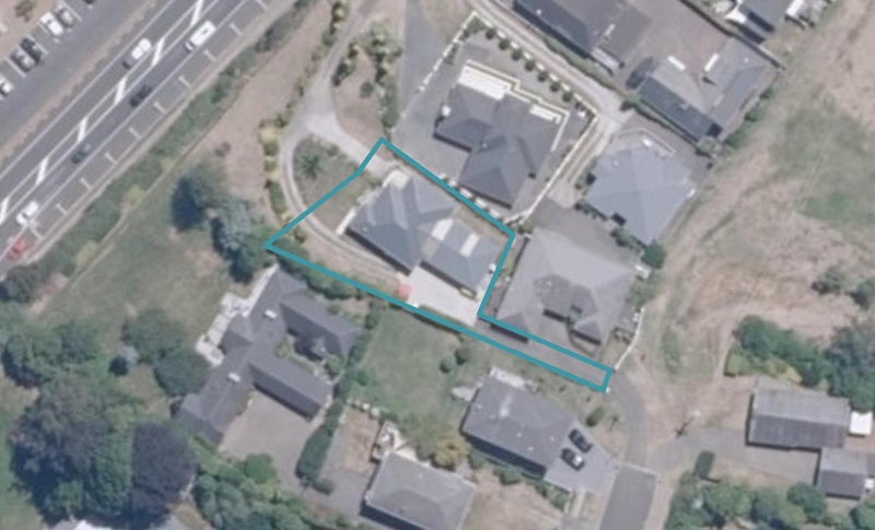320 Lake Terrace, Two Mile Bay, Taupo - Carousel 1
