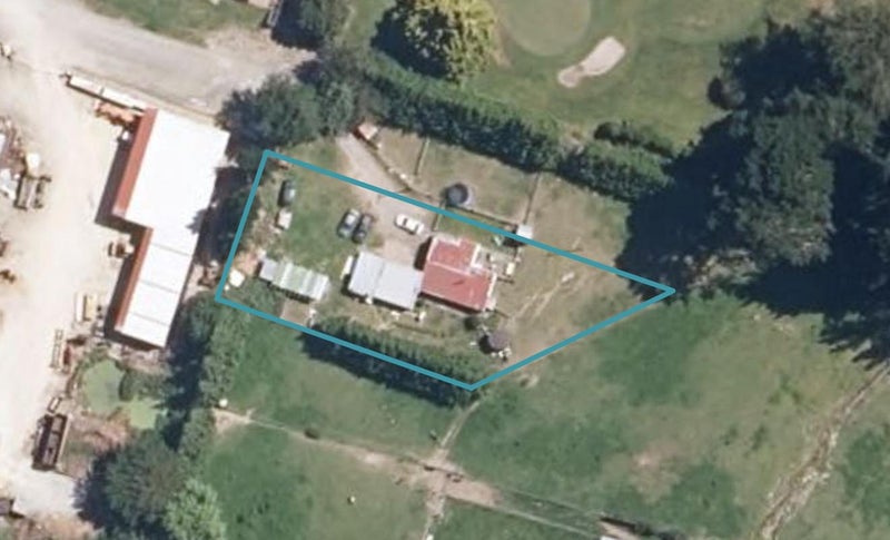 11 Mangatainoka Street East, Mangatainoka, Pahiatua - Carousel 1