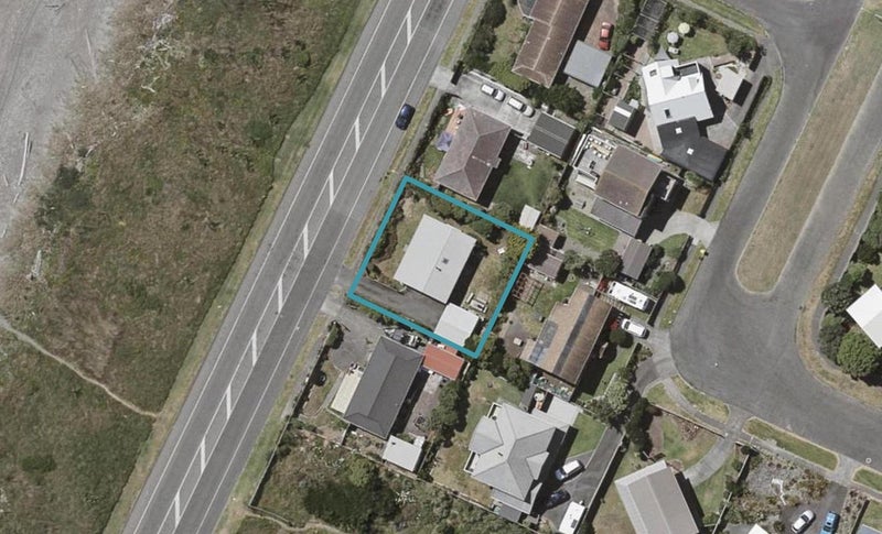 120 Marine Parade, Otaki Beach, Otaki - Carousel 1