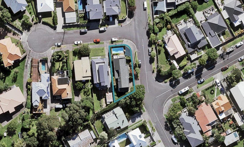 2 Winsomere Crescent, WESTMERE, AUCKLAND - Carousel 1