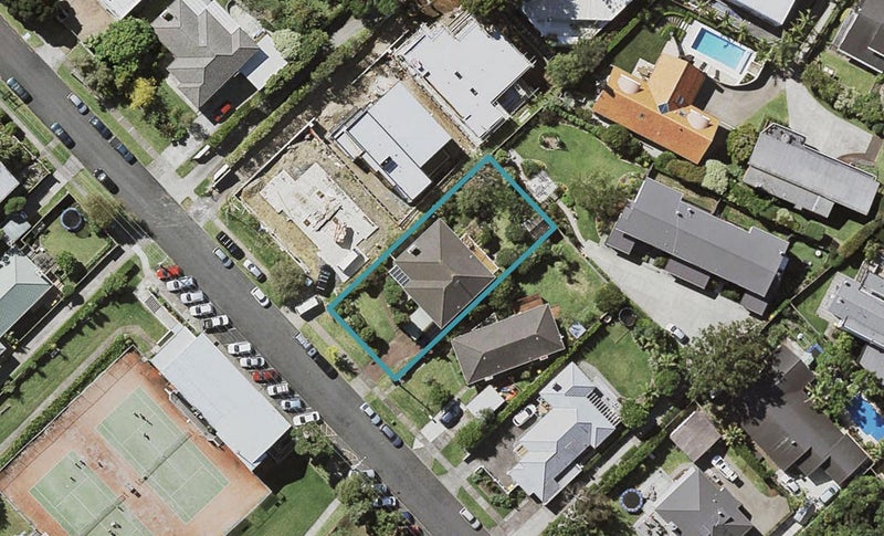 35 Lake Pupuke Drive, Takapuna, Auckland - Carousel 1