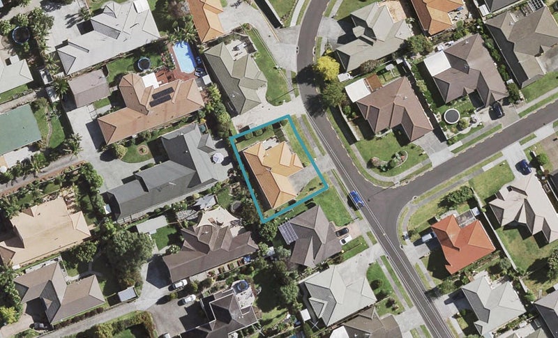 10 Norman Close, The Gardens, Auckland - Carousel 1