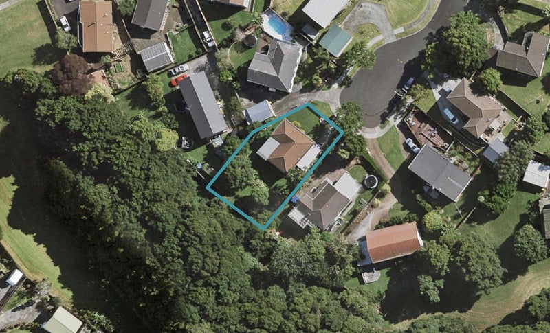 5 Caley Court, Totara Heights, Auckland - Carousel 1