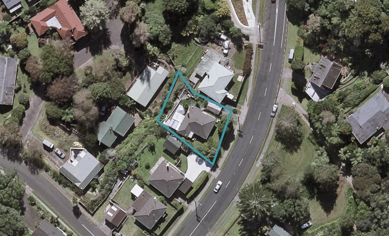 12 Awanui Street, Merrilands, New Plymouth - Carousel 1