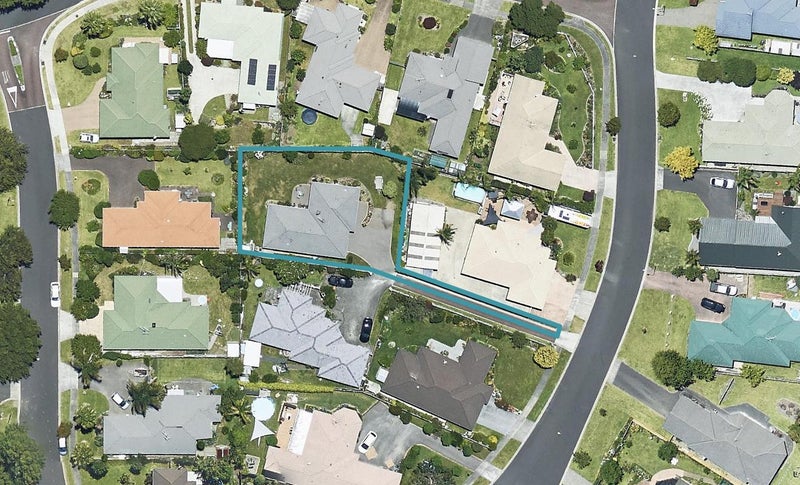 10 Mahonia Place, Pyes Pa, Tauranga - Carousel 1