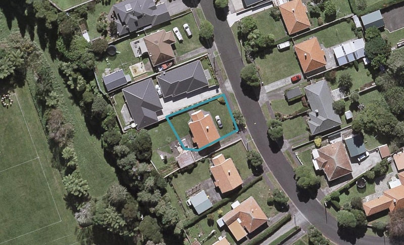 15 Plympton Street, Brooklands, New Plymouth - Carousel 1