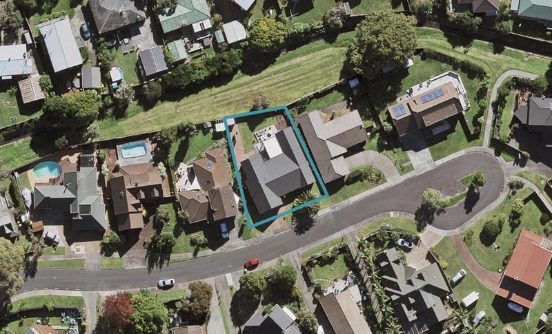 31 Uppingham Crescent, Hillcrest, Auckland - Carousel 1