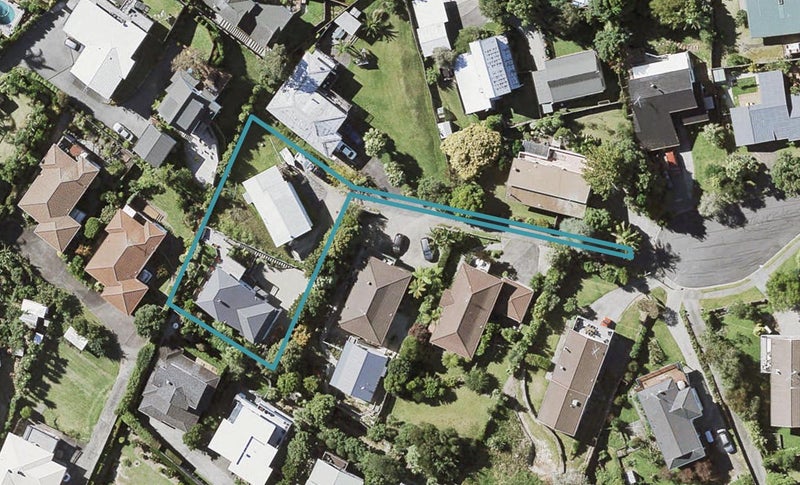2/10 Serrata Place, Browns Bay, Auckland - Carousel 1