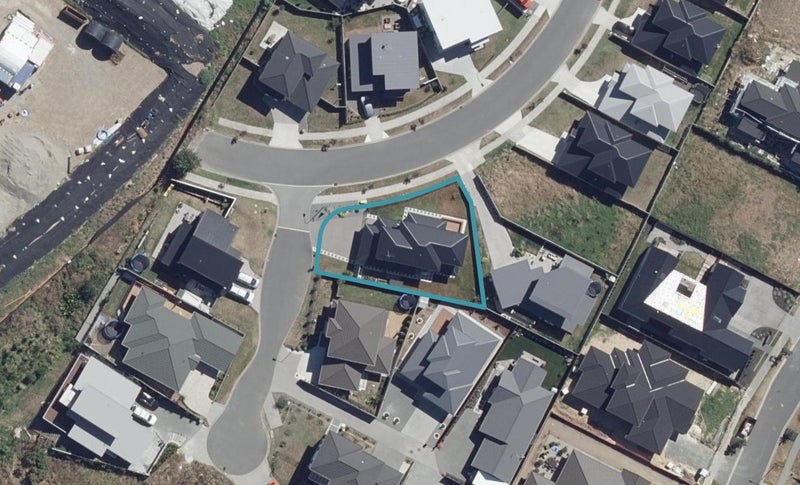 1 Paritai Place, Flagstaff, Hamilton - Carousel 1