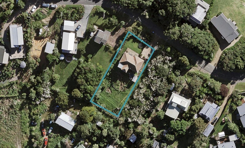377 Sea View Road, Onetangi, Waiheke Island - Carousel 1