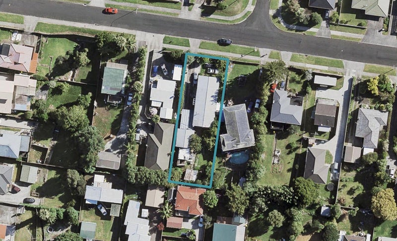 16 McLeod Road, Weymouth, Auckland - Carousel 1
