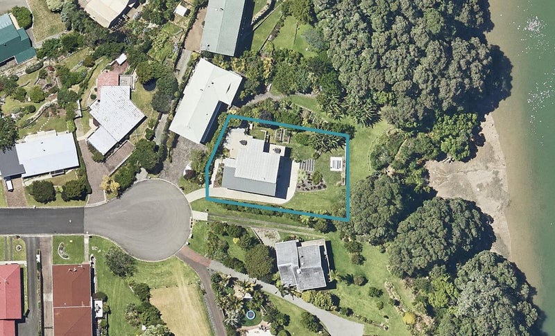 13 Giles Way, Tanners Point, Katikati - Carousel 1