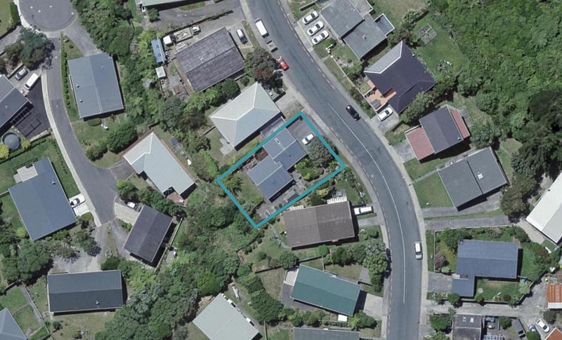 69 Baylands Drive, Newlands, Wellington - Carousel 1