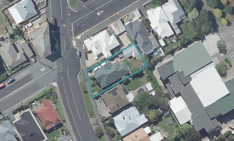 101 Hargest Crescent, Saint Clair, Dunedin - Carousel 1