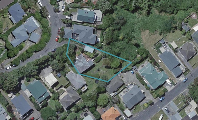 24 Ranui Crescent, Khandallah, Wellington - Carousel 1