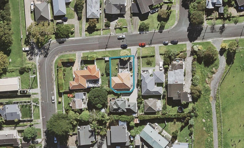 29A Gladstone Road, Northcote, Auckland - Carousel 1