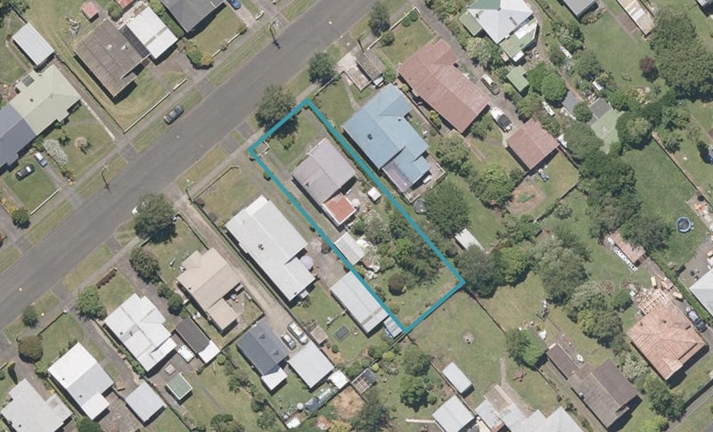 24 Kitchener Street, Whanganui East, Whanganui - Carousel 1