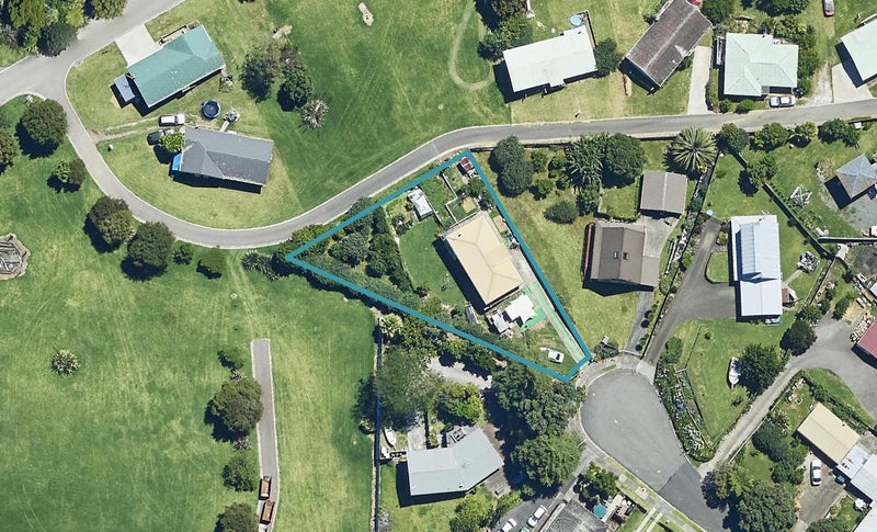 8 Te Atatu Place, Judea, Tauranga - Carousel 1