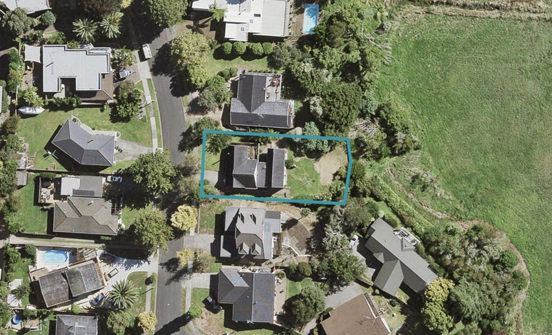 21 Coulthard Terrace, Opaheke, Papakura - Carousel 1