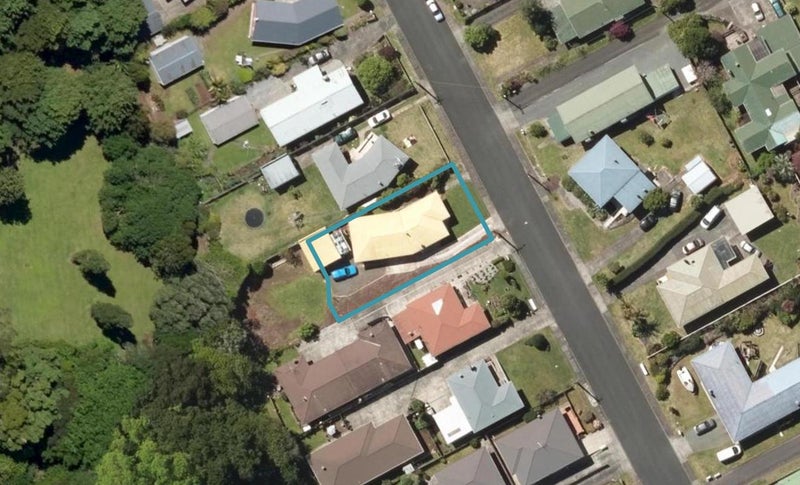 16 Ford Avenue, Kamo, Whangarei - Carousel 1