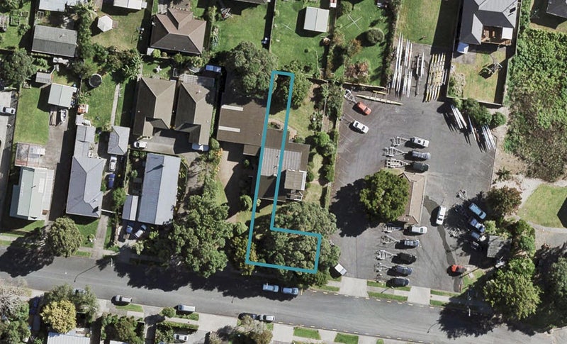 12/16 Hazards Road, Weymouth, Auckland - Carousel 1