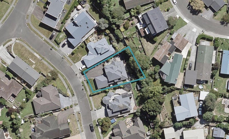 8 Morepork Close, Brown Owl, Upper Hutt - Carousel 1