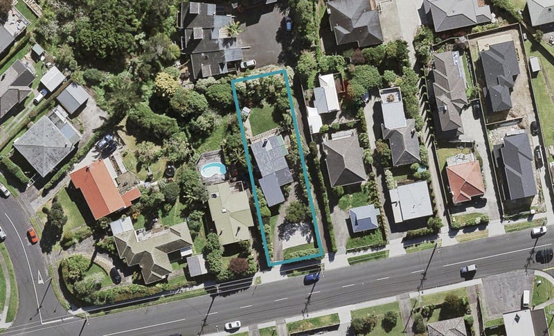 110 Coronation Road, Hillcrest, Auckland - Carousel 1