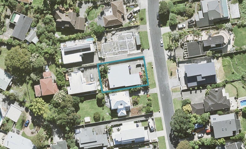 17A Sharon Road, Waiake, Auckland - Carousel 1