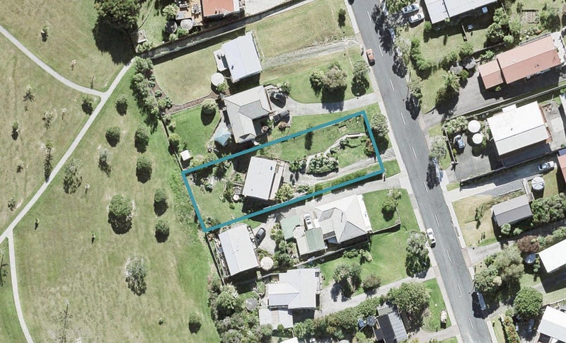 15 Everard Avenue, Army Bay, Whangaparaoa - Carousel 1