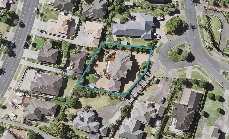37 Anaheim Boulevard, Shamrock Park, Auckland - Carousel 1