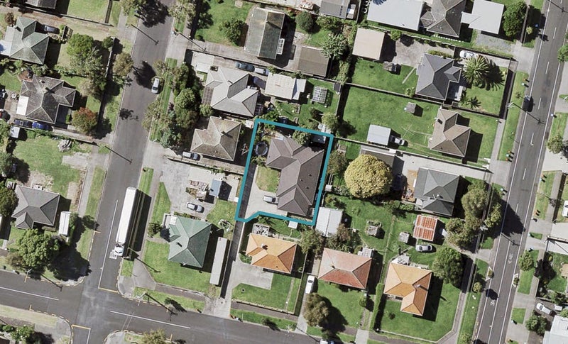 54 Anderson Avenue, Point England, Auckland - Carousel 1