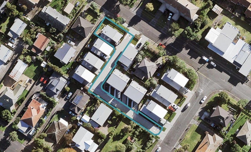 8 Kakatai Lane, Waterview, Auckland - Carousel 1
