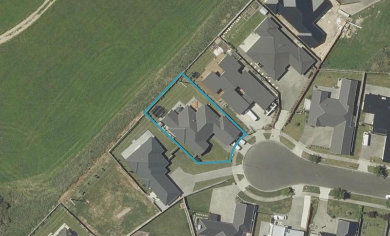 12 St Heliers Grove, Fitzherbert, Palmerston North - Carousel 1