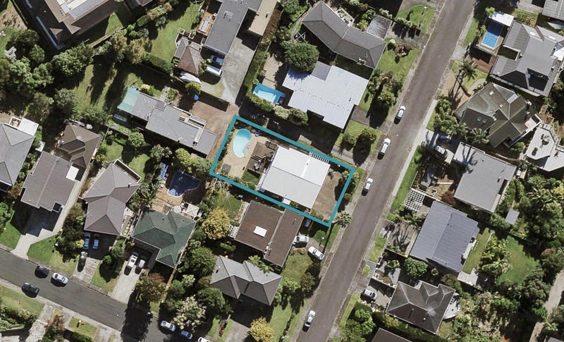 47 McBreen Avenue, Northcote, Auckland - Carousel 1