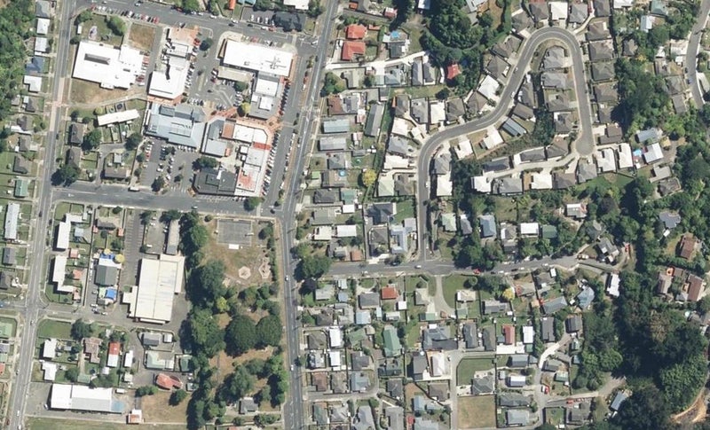215D Stokes Valley Road, Stokes Valley, Lower Hutt - Carousel 1