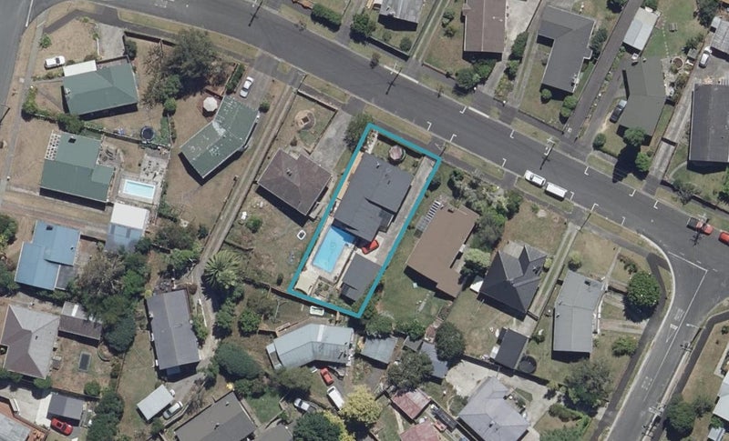 10 Te Anau Place, Glenview, Hamilton - Carousel 1
