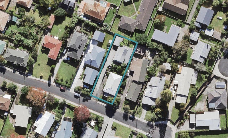 1/8 Rickards Place, New Lynn, Auckland - Carousel 1