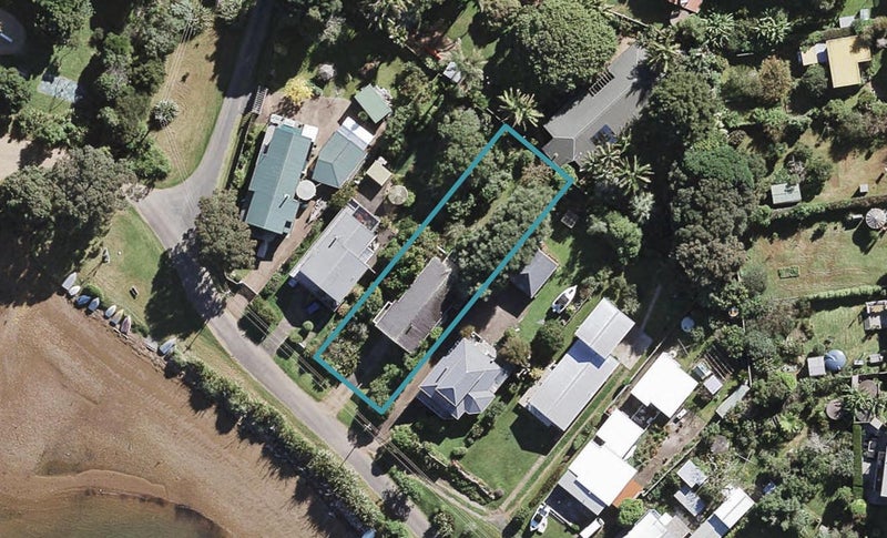 18 Mcmillan Road, Omiha, Waiheke Island - Carousel 1